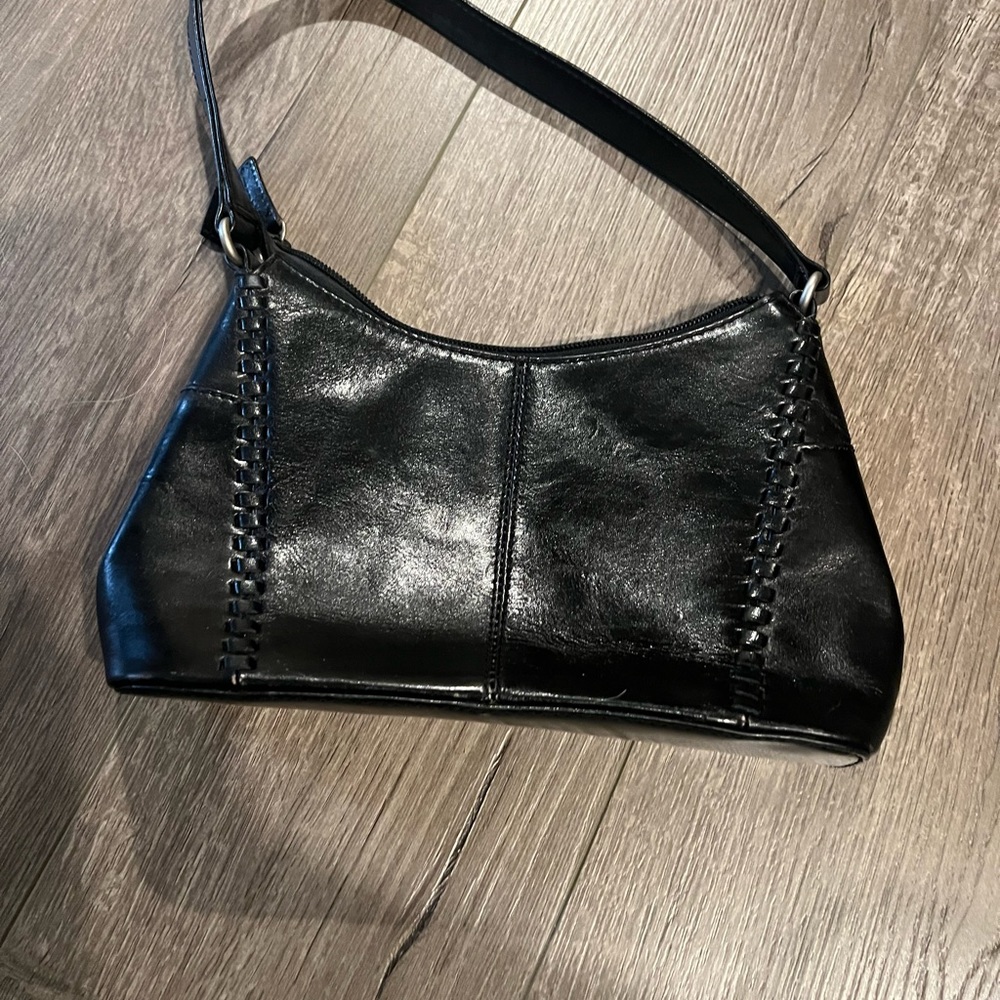 Kenneth Cole Purse. Leather Black.